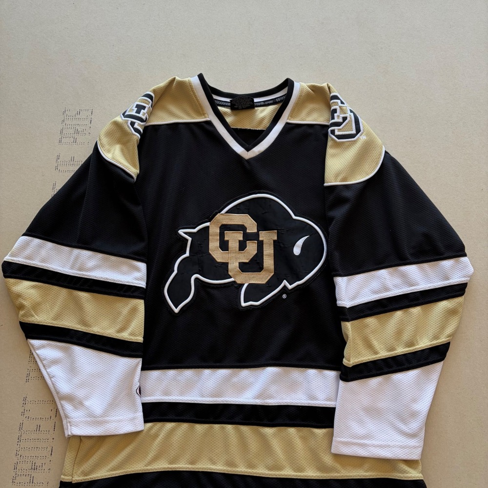 Y2K Colosseum Colorado Buffaloes Hockey Jersey - Picture 1 of 5